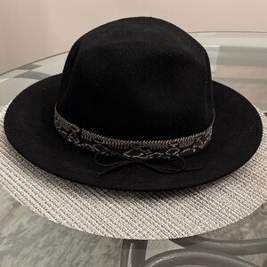 ADORA Black Hat with Patterned Band